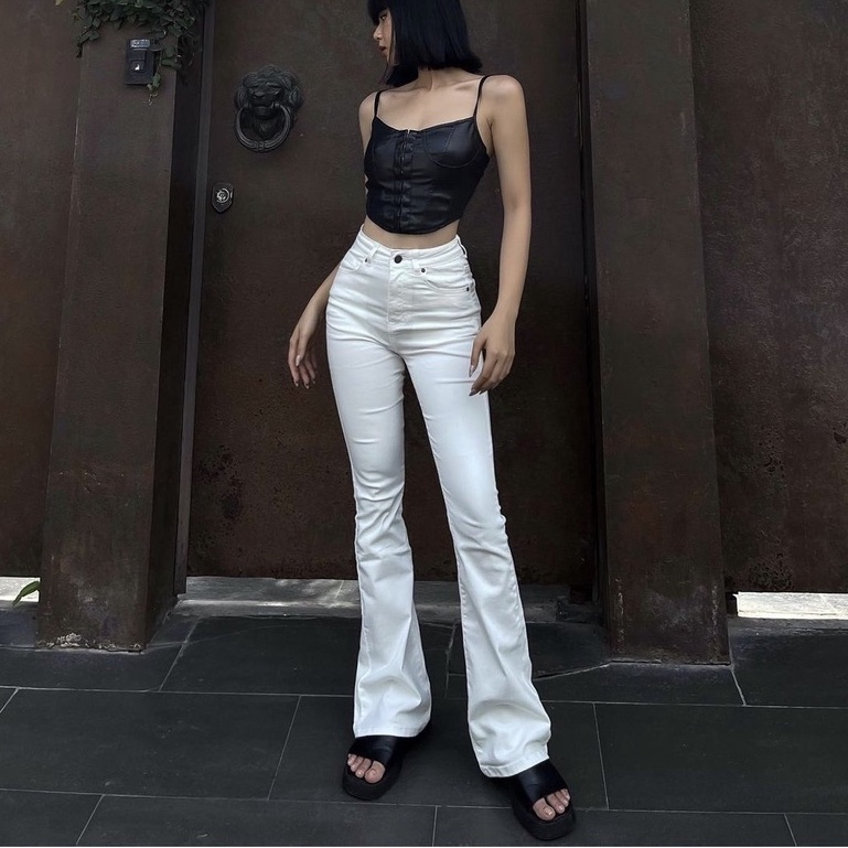 Quần jean nữ ống loe màu trắng Gap100 Sofm Wear dáng dài lưng vừa