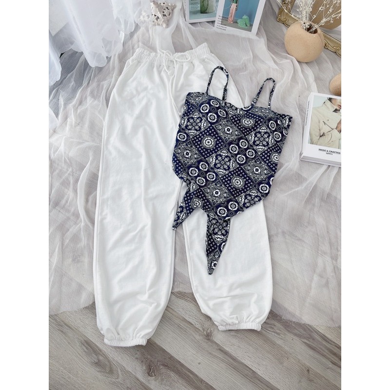 Set áo dây hoạ tiết nơ lưng kèm quần jogger trắng