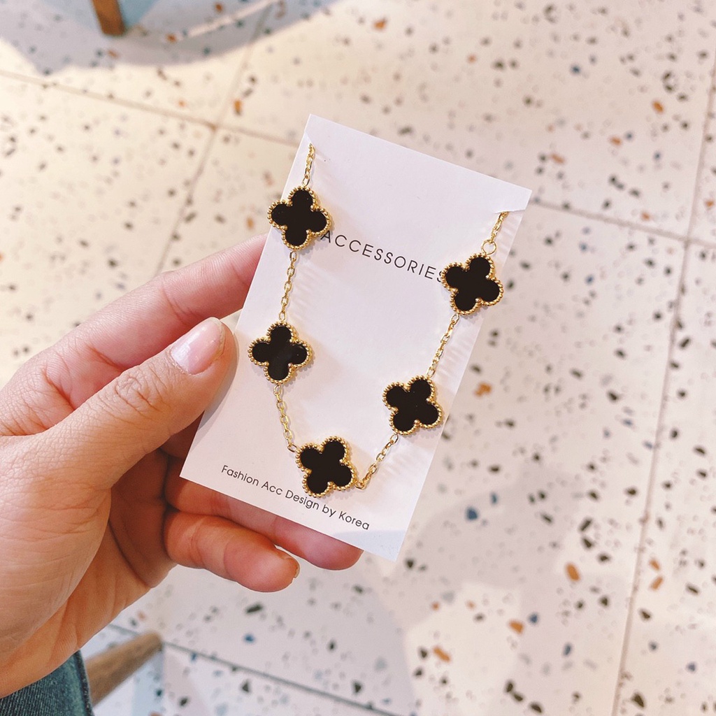 Lắc tay titan cỏ bốn lá cẩm xà cừ sơn màu không gỉ