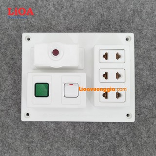 Bảng điện nổi LiOA 15A có 3 ổ cắm 2 chấu 1 công tắc 1 đèn báo màu xanh