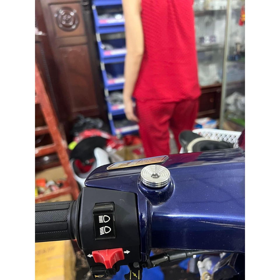 (1 con) Ốc chân kiếng inox mẫu thái 10 ly cho mọi loại xe