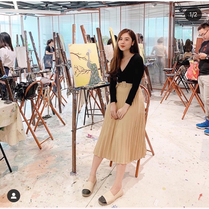 SET ÁO ĐEN CHÂN VÁY KEM DẬP LY BELT