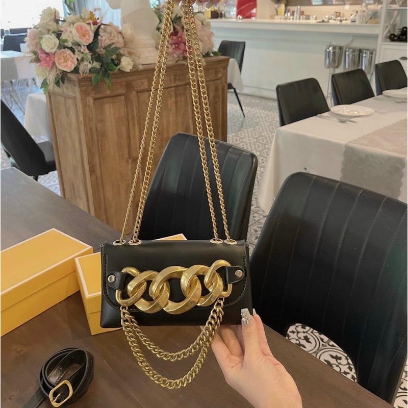 Túi đeo bụng xích thời trang mới năm nay(size 18,có video tự quay nhé,cầm nặng tay luôn)