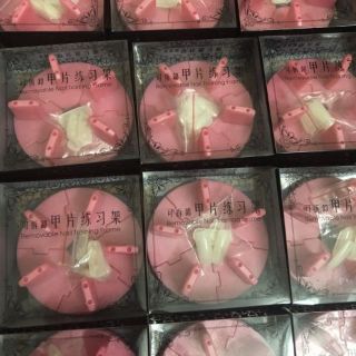 Đế đỡ móng tập vẽ,tập sơn gel(bộ5miếngghép)