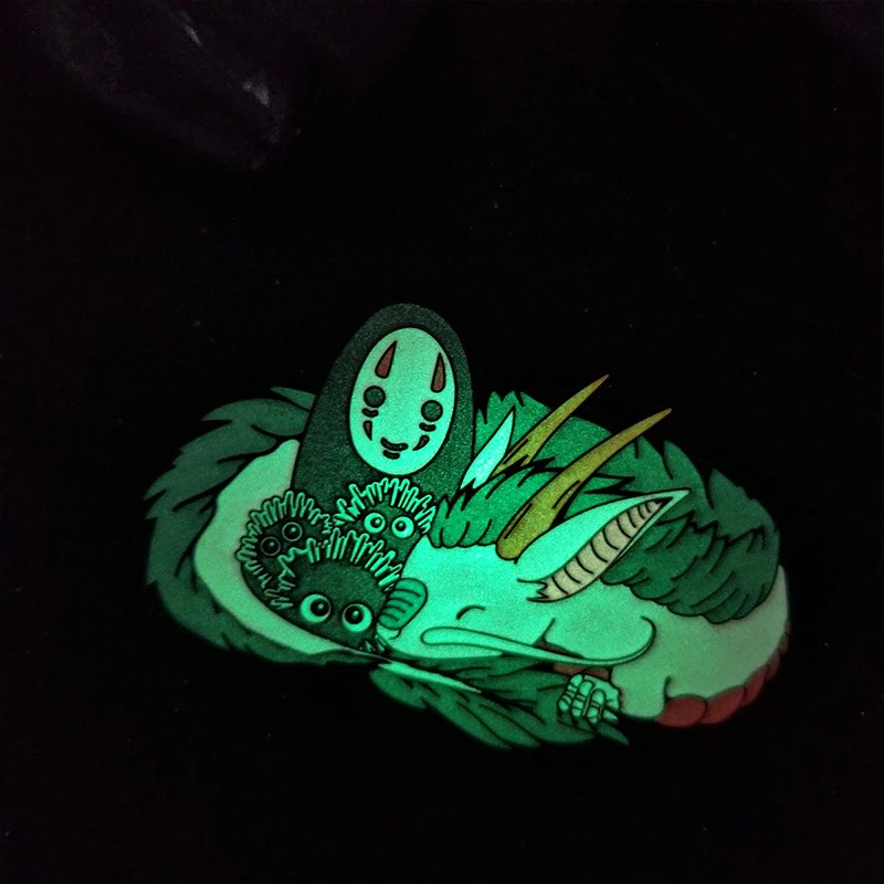 Pin cài áo vô diện ôm rồng Haku/ bồ hóng đen có dạ quang sáng trong đêm trong Spirit away hoạt hình Ghibli - GC433