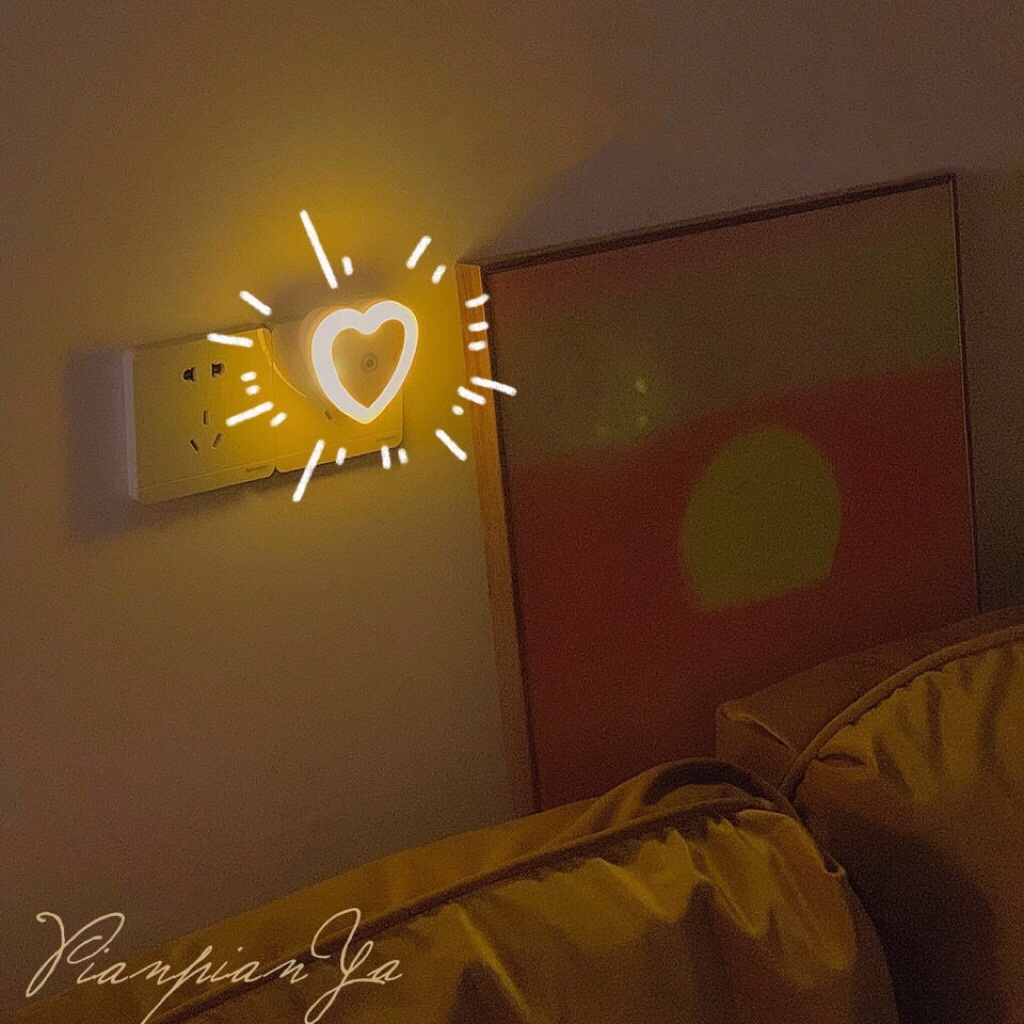 Đèn LED Ngủ Hình Trái Tim Dùng Trang Trí Phòng Ngủ