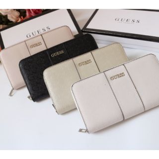 VÍ GUESS DẬP LOGO NỔI