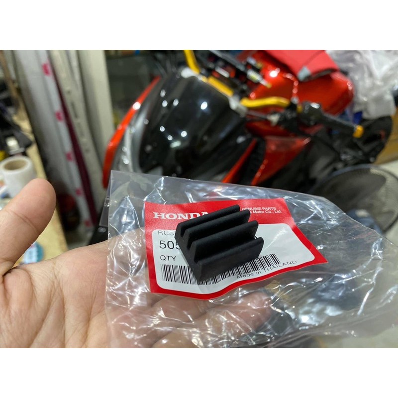 Cao su chống đứng SH Ý