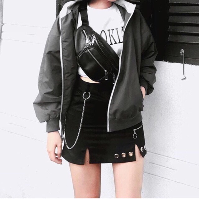 Chân váy nữ đen có kèm dây xích ring Ulzzang xẻ tà cá tính