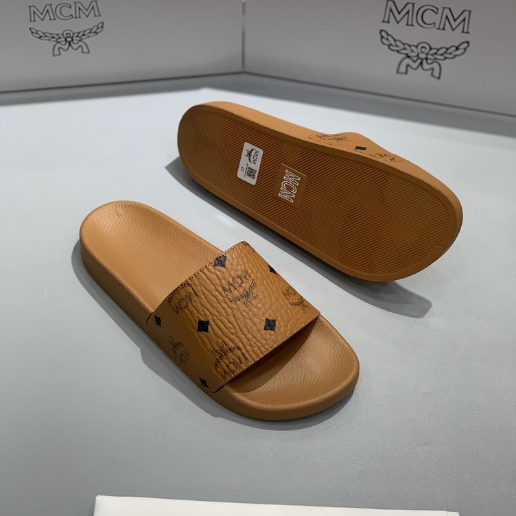 Dép lê quai ngang MCM 2022