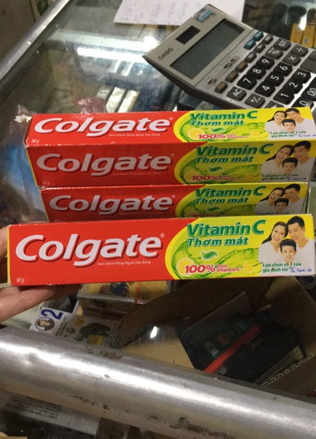 Kem Đánh Răng Colgate VitaminC Thơm Mát 90gr