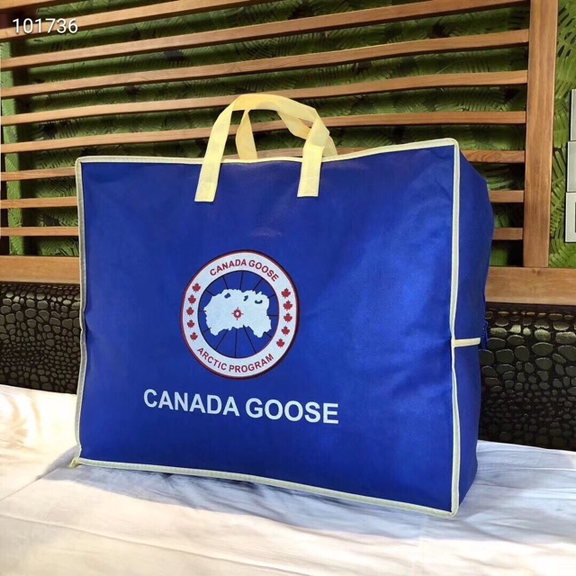 Chăn tơ tằm và lông vũ thương hiệu Canada Goose