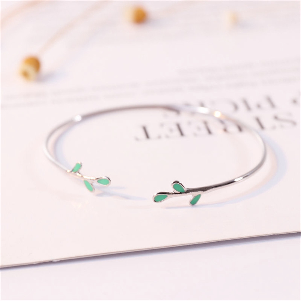 Vòng Tay Mặt Hình Lá Phong Cách Retro Cho Nữ