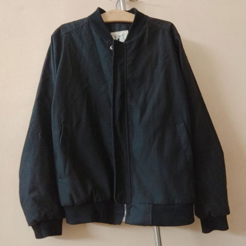 Pass thanh lý bomber đen freesize 60kg | BigBuy360 - bigbuy360.vn