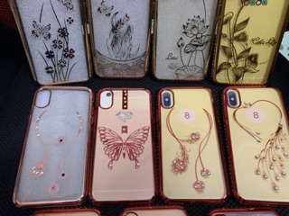 Ốp lưng iPhone X/Xs dẻo hoa đính đá