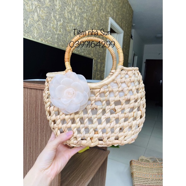 Kho bán sỉ mẫu túi thắt nơ bé đính hoa trà có lót và khoá kéo