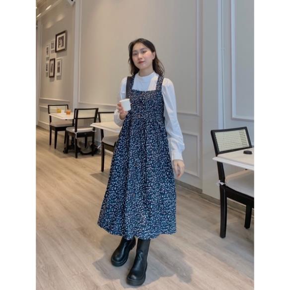 Set váy yếm hoa nhí dáng dài suông rộng vintage cúc gỗ, kèm áo thun tay phồng MM
