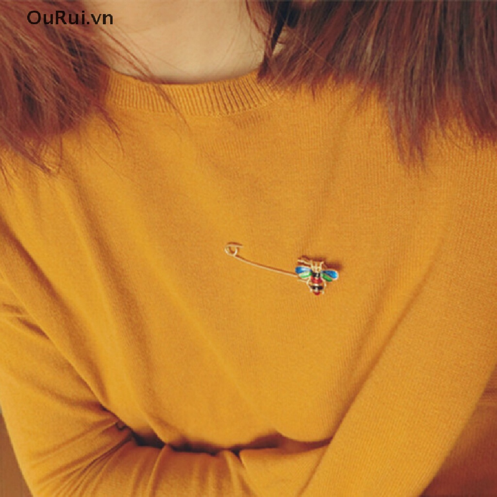 Con Ong Hoạt Hình Phong Cách Cổ Điển