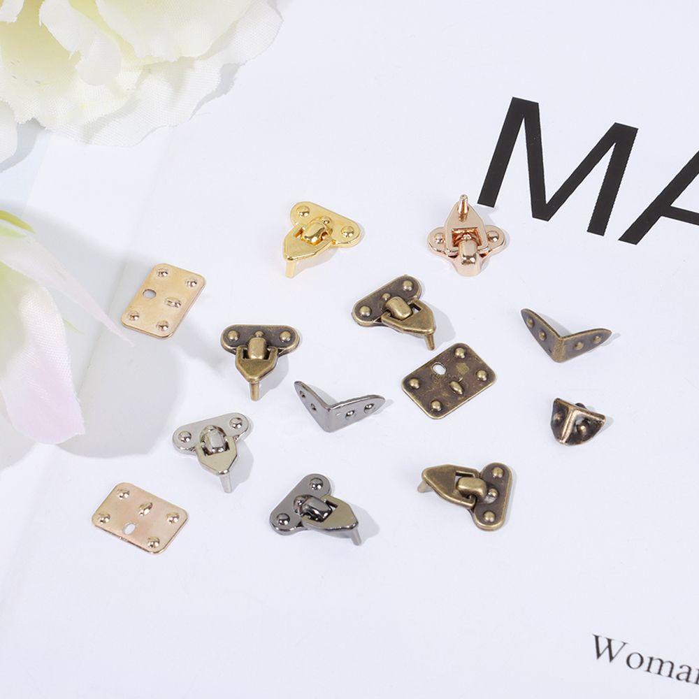 Bộ 4 Vỏ Bọc Bảo Vệ Góc Va Li 4 Kiểu Tùy Chọn Cho Búp Bê