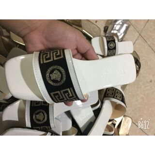dép Versace cho MẸ & BÉ nha các ci. đủ size từ 26 đến 40.