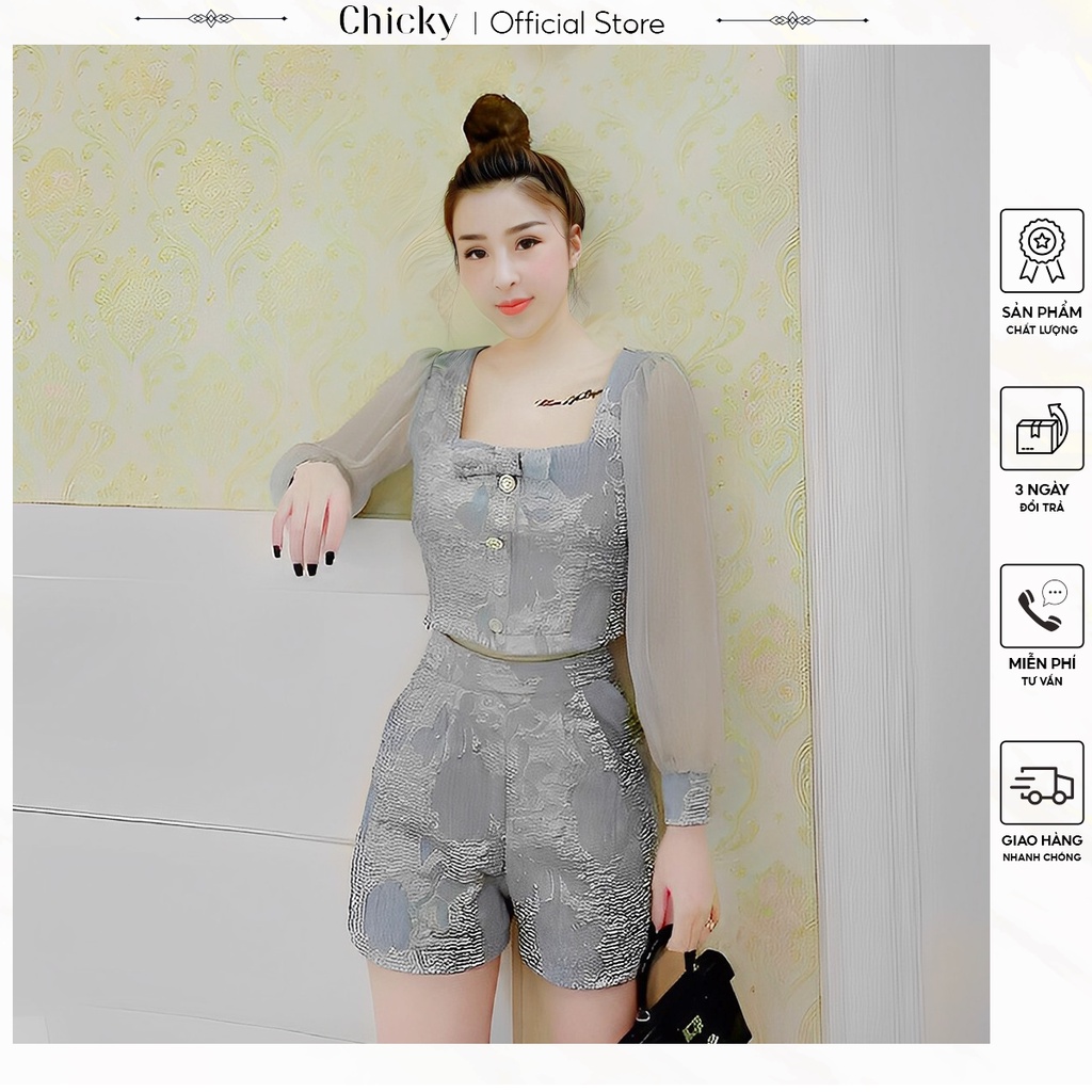 sét bộ đò nữ áo crotop tay dài cổ vuông đính nút phối với quần đùi năng động