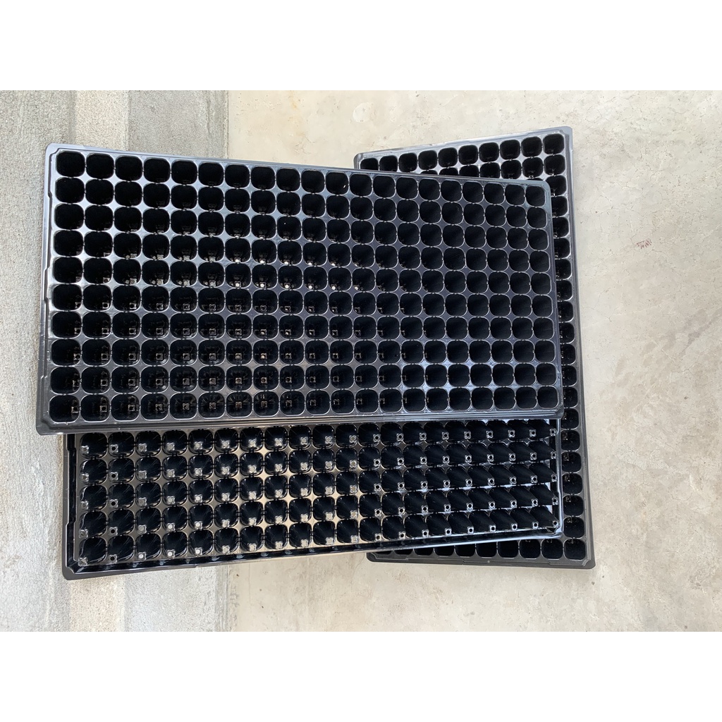 10 KHAY ƯƠM 200 LỖ NÔNG ( BẠT CHỐNG CỎ, LƯỚI CHỐNG NẮNG, DỊCH TRUYỀN CHO CÂY...)