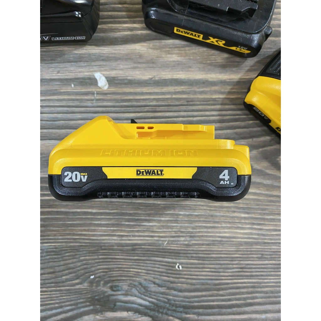 Dewalt 4Ah DCB240-B1