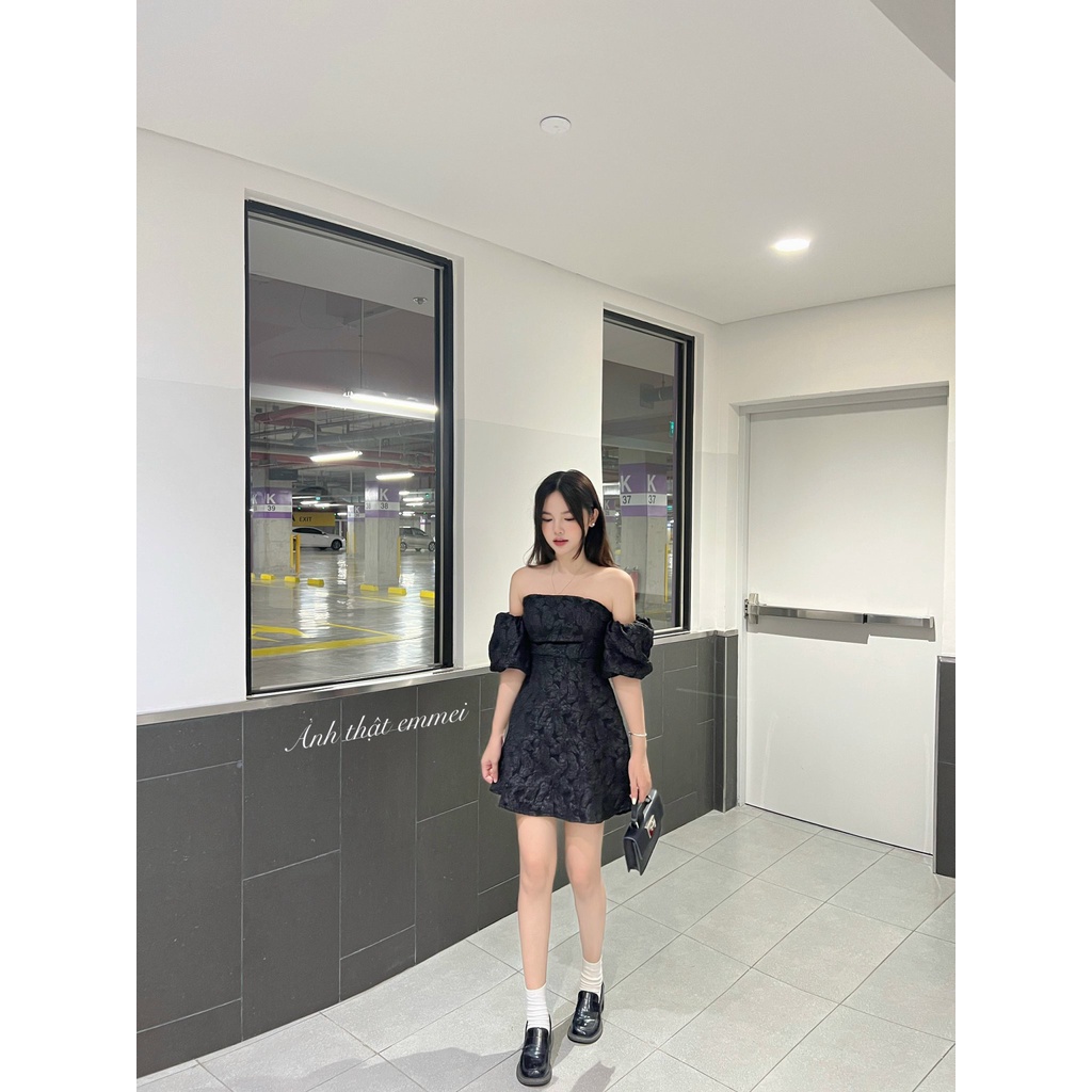 Váy trễ vai tay bồng vân hgoa nổi đen trắng Emmei - v180