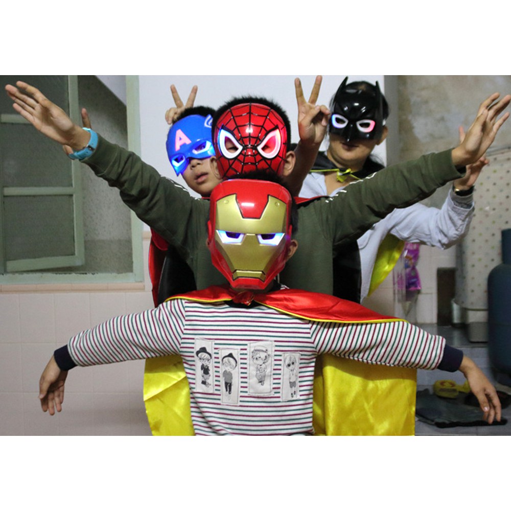 Mặt nạ hóa trang có đèn hình siêu anh hùng Marvel cho tiệc