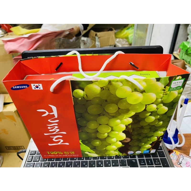 Hộp 1kg Nho Khô HQ (Có Túi Xách)