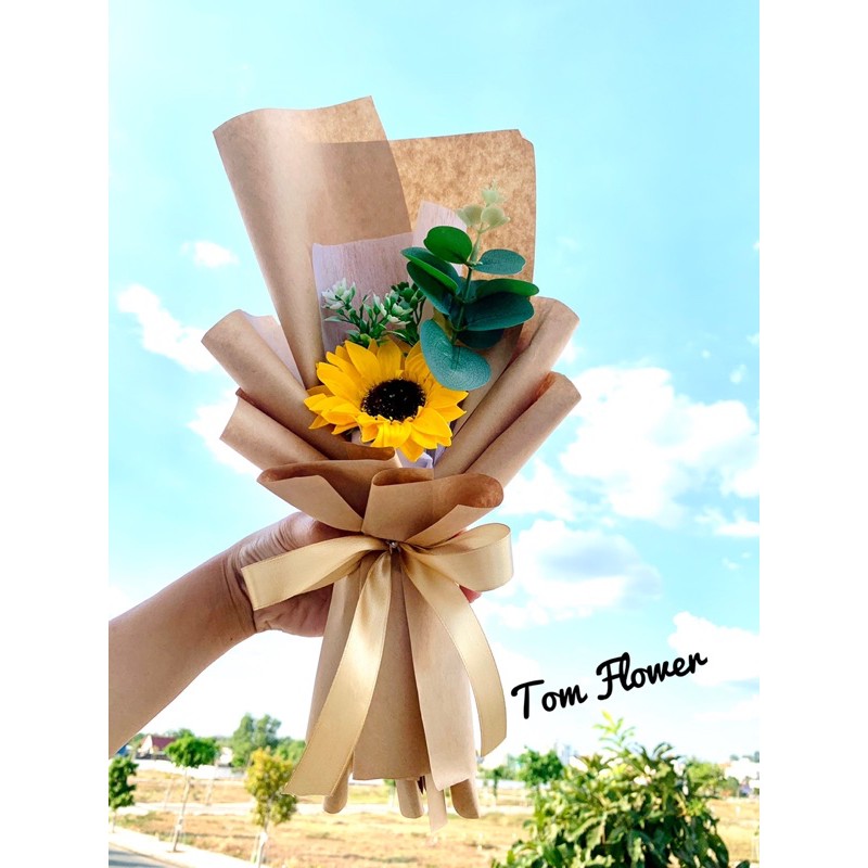 Bó hoa Hướng Dương 1 bông kèm lá táo hình shop tự chụp