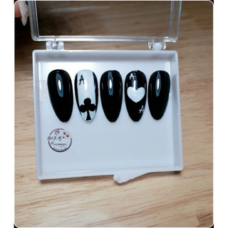 Móng úp dán màu đen trắng ( nhiều mẫu)