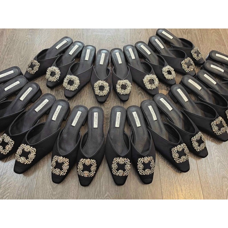 Guốc satin mũi khoá đá vuông gót 2cm