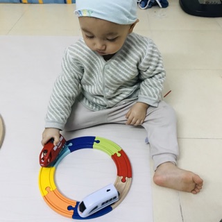 Bộ ray gỗ mini sắc màu có thể mua thêm xe lửa