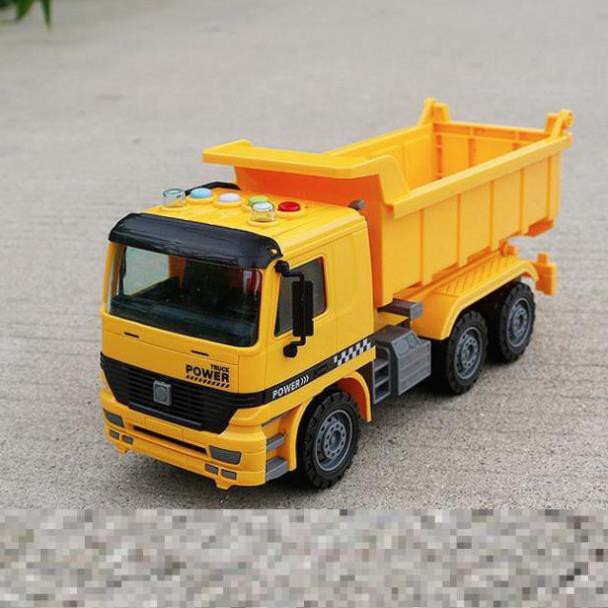 Ô tô tải chở hàng đồ chơi trẻ em mô hình cỡ trung tỉ lệ 1:16 xe chạy đà có âm thanh và đèn