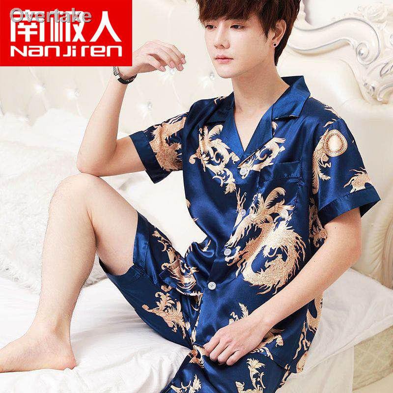 Bộ đồ ngủ pajama tay ngắn vải lụa lạnh dành cho nam | BigBuy360 - bigbuy360.vn
