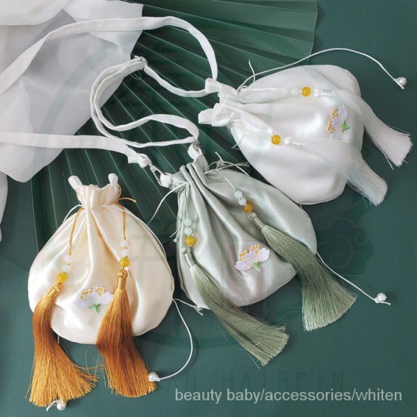 Túi đeo chéo vải satin hình tròn thêu họa tiết phối tua rua phong cách Trung Ho