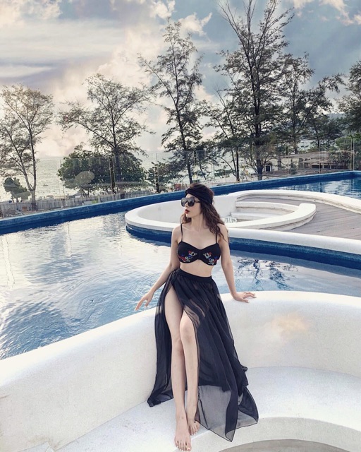 Bikini set 3 món với váy dài sang chảnh