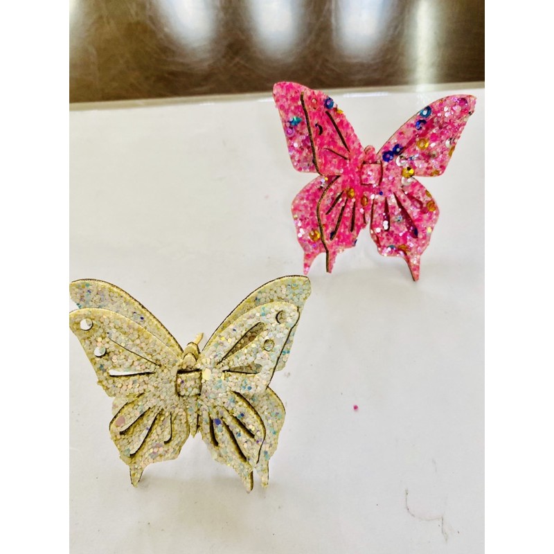 Charm bướm siêu hot trên dép Havaianas