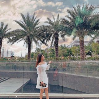 Đầm trắng Nàng Thơ