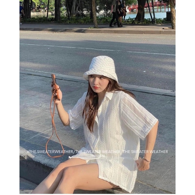 Áo sơ mi Hàn Quốc cộc tay vải họa tiết REN ĐỤC LỖ 2 lớp Ulzzang - Áo tay lỡ họa tiết chìm tiểu thư Vintage