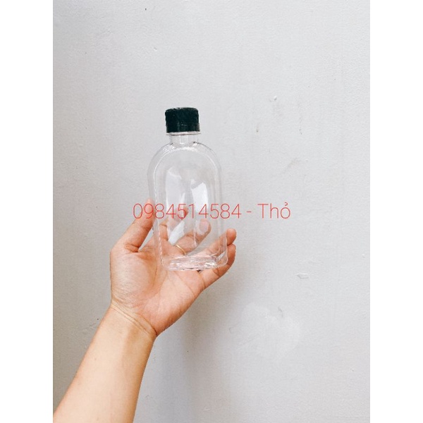 HOT-Chai nhựa Dẹp 250ml vát cạnh fi28 kèm nắp đen | BigBuy360 - bigbuy360.vn