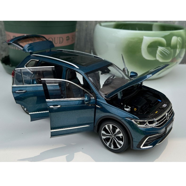 Mô hình xe Volkswagen TIGUAN L 2022 SUV tỉ lệ 1:18