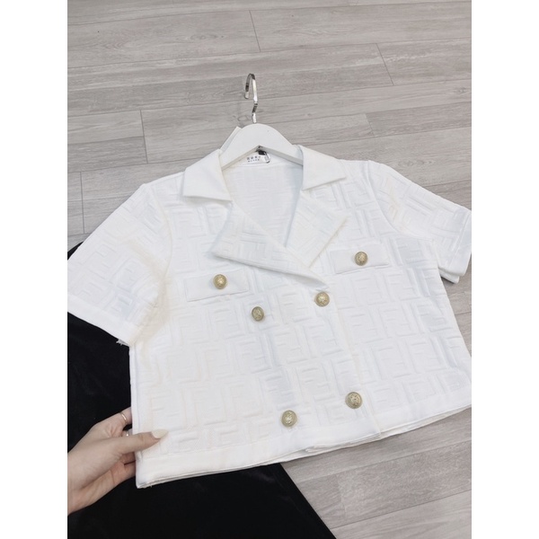Set áo cổ vest cúc đồng dập nổi mix quần nhung suông