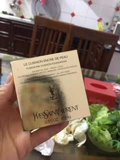 Phấn nước YSL