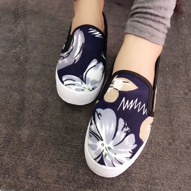 Giày slip on họa tiết hoa VV05