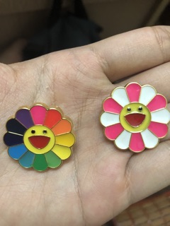 Huy hiệu kaikai kiki