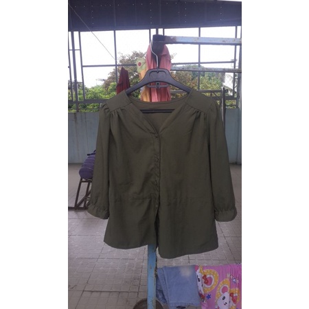 Thanh lý áo kiểu size dưới 50kg màu rêu