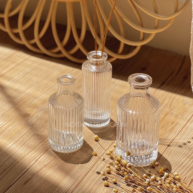 Chai thuỷ tinh sọc cắm hoa trang trí