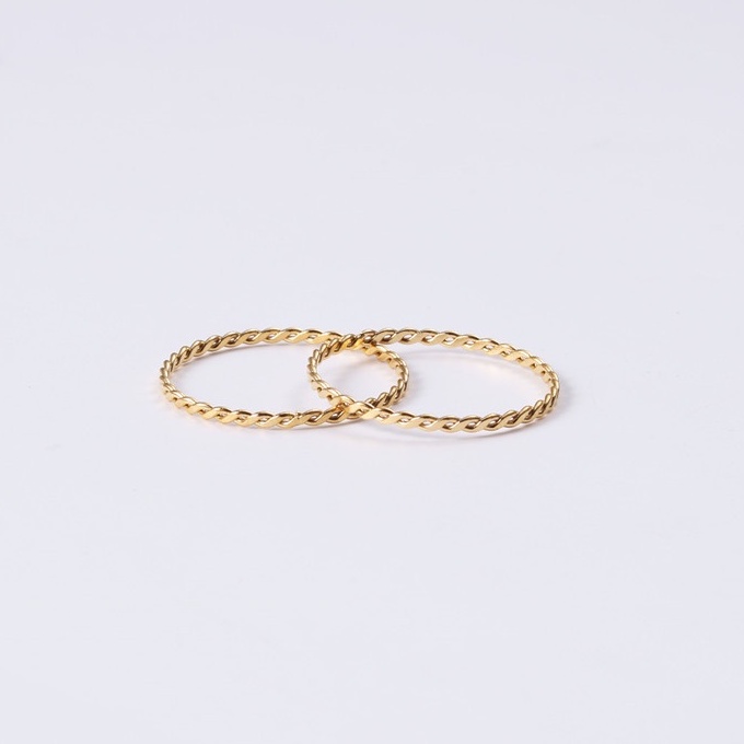 Nhẫn titan kiểu 2 vòng phẳng đan xen xinh xắn không gỉ